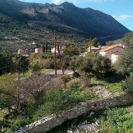 Siesta Mani Mountain Retreat Holiday home